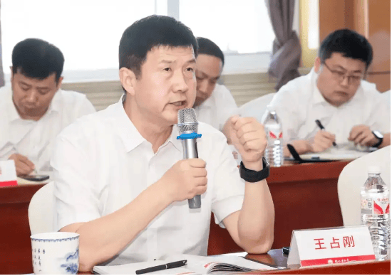 衡水老白干“危局”：百元酒崩盘、大本营河北市场失守，新帅王占刚密集调研“救火”，高管表现出了减持倾向