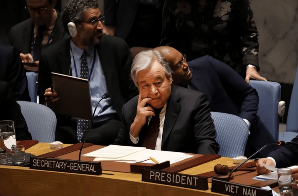 解放军打头阵,10国军队齐聚奔赴伊朗,哈梅内伊终于等到“救星”