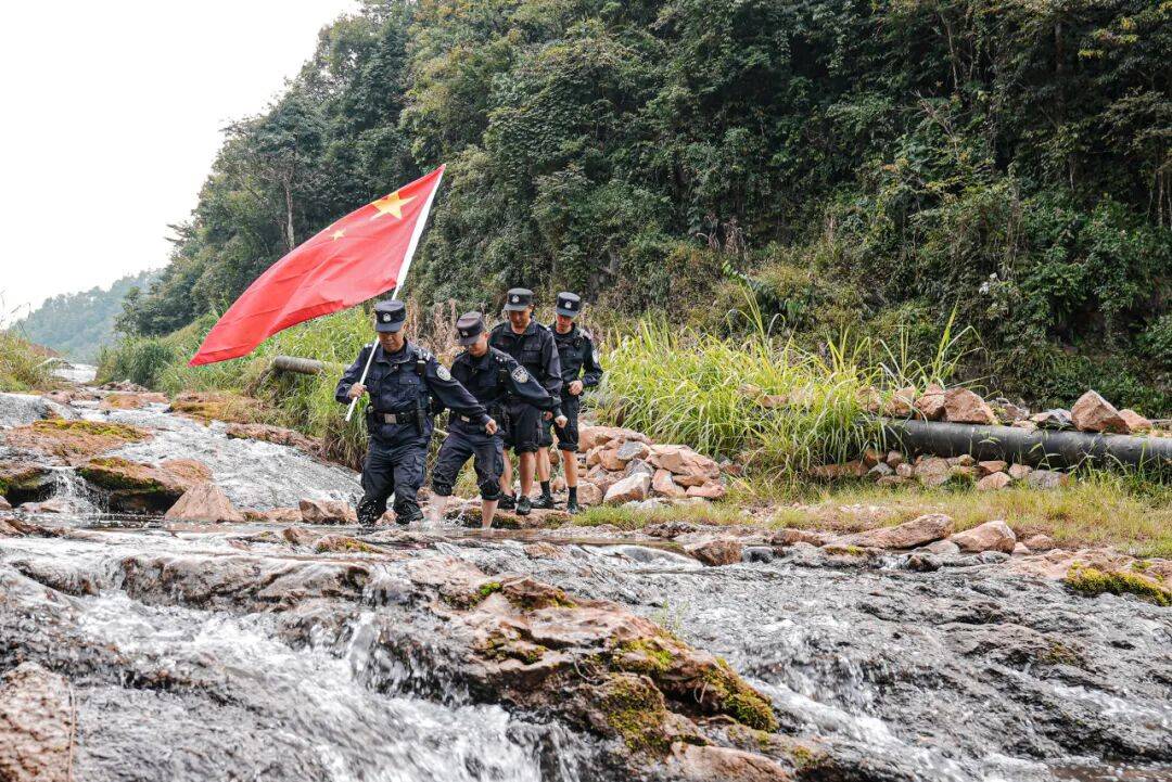 这个培训班,一半以上的学员不能露面
