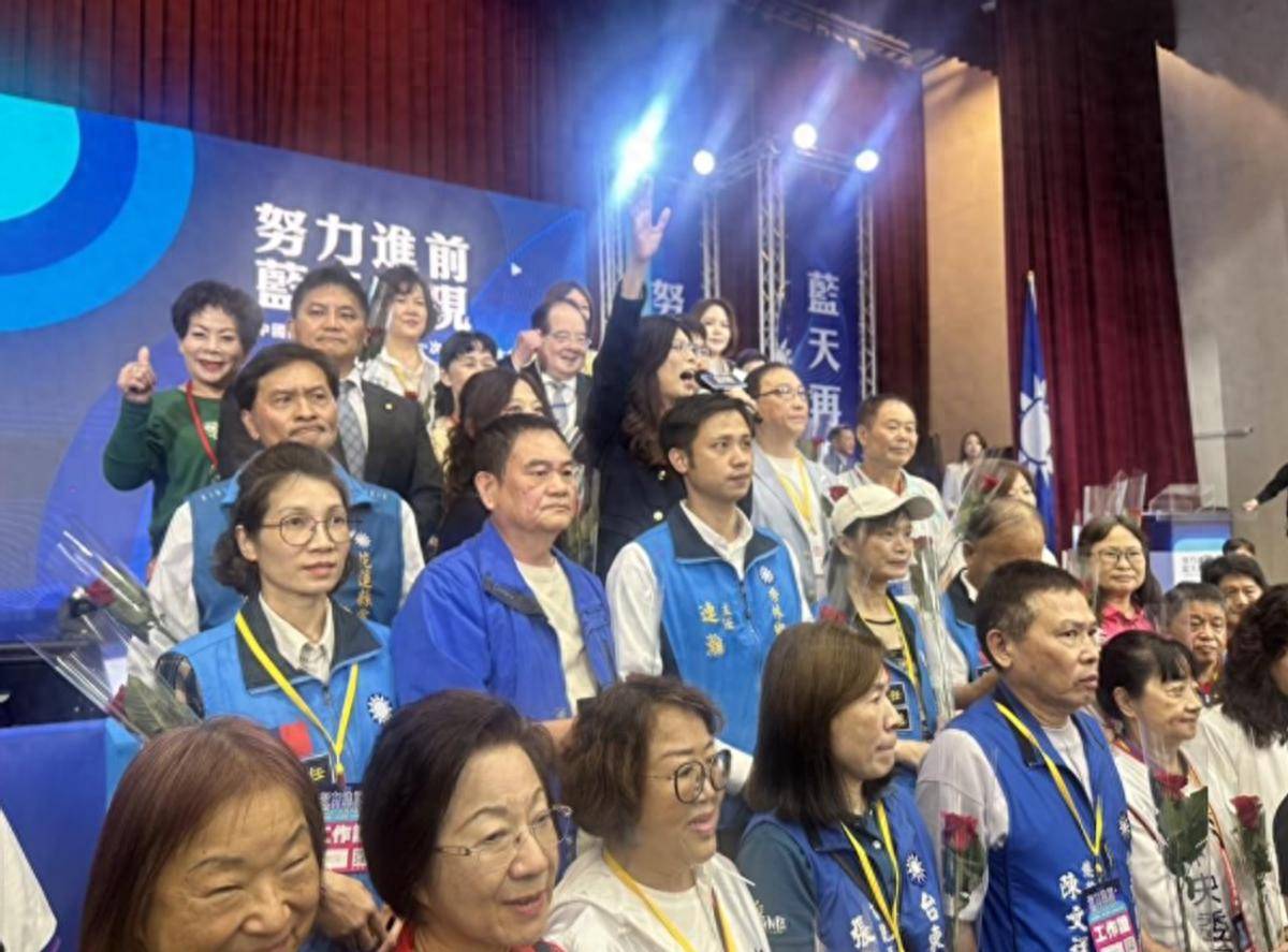 国民党主席位置坐稳,郑丽文摊牌了:两岸不回归和平,其他是侈谈