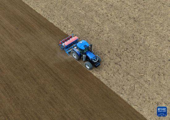 河南：科技赋能 助力秋播